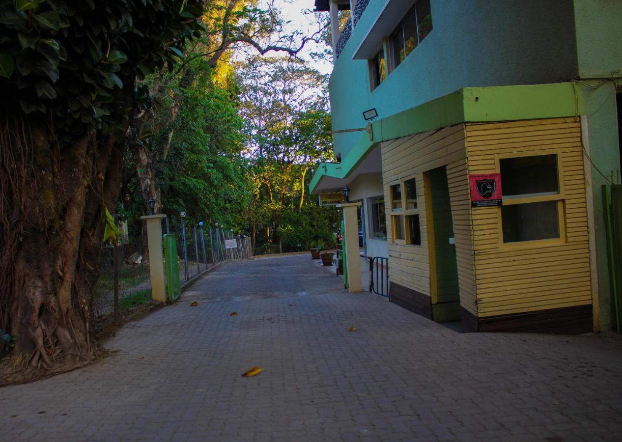 Equator Hotel Аруша Экстерьер фото