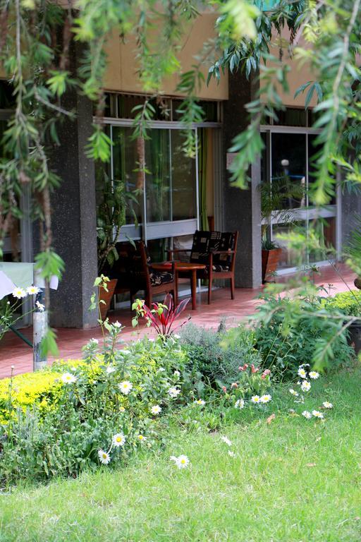 Equator Hotel Аруша Экстерьер фото